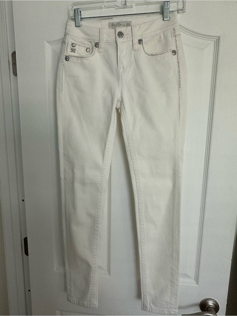 Miss Me BRAND NEW Mid-Rise Skinny Jeans with Silver Accents
